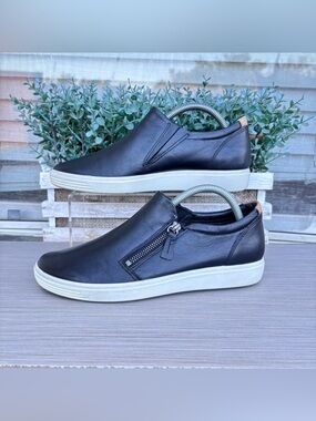 ECCO Soft 7 Slip-on Side Zip Sneakers